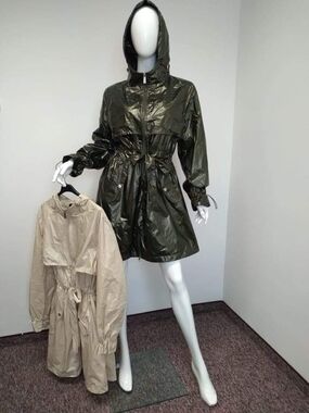 Hooded Lightweight Wind And Waterproof Raincoat